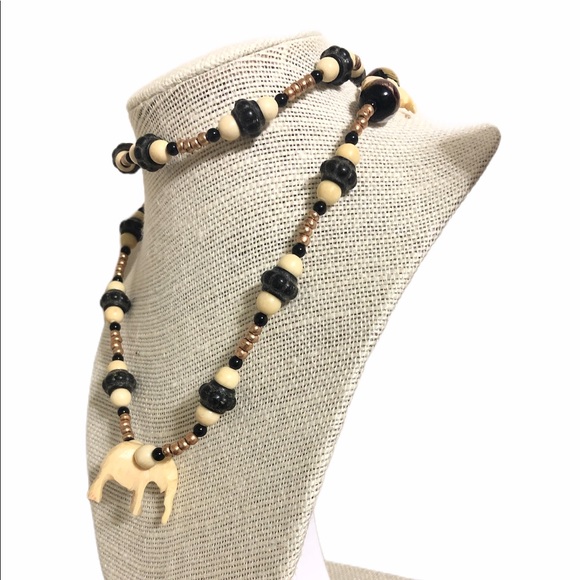 Vintage Jewelry - Host Pick Carved Elephant Necklace